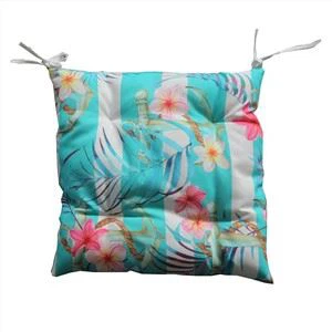 بالشتک های مقاوم در برابر آب در فضای باز